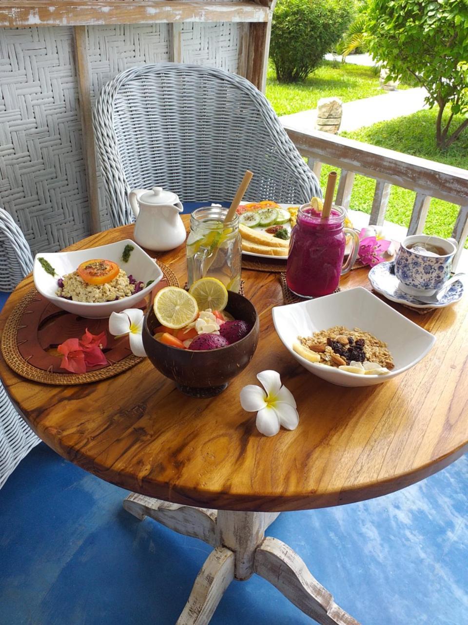 Casa Azzurra Bed & Breakfast Gili Air Ngoại thất bức ảnh